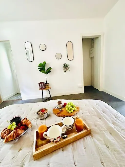 La Bella Vita Briochine, Cosy Appartement Saint-Brieuc 0*,  Francia